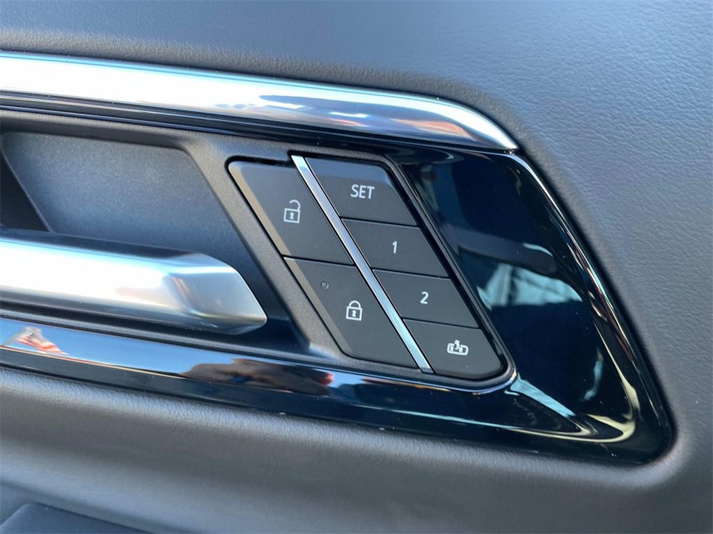 2025 Chevrolet Tahoe Premier photo 22