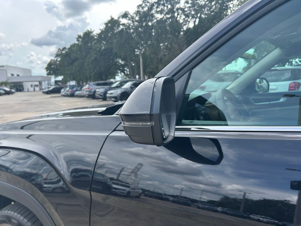 2026 Volkswagen Atlas SE Technology photo 18