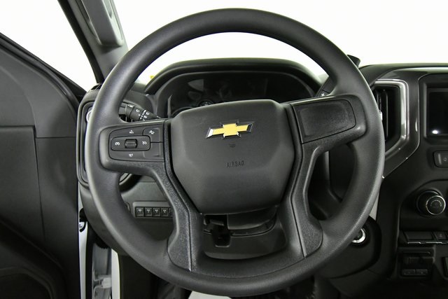 2025 Chevrolet Silverado 3500HD Work Truck photo 2