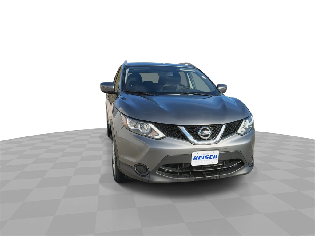 2017 Nissan Rogue Sport SV photo 3