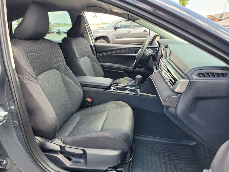 2025 Toyota Camry LE photo 13