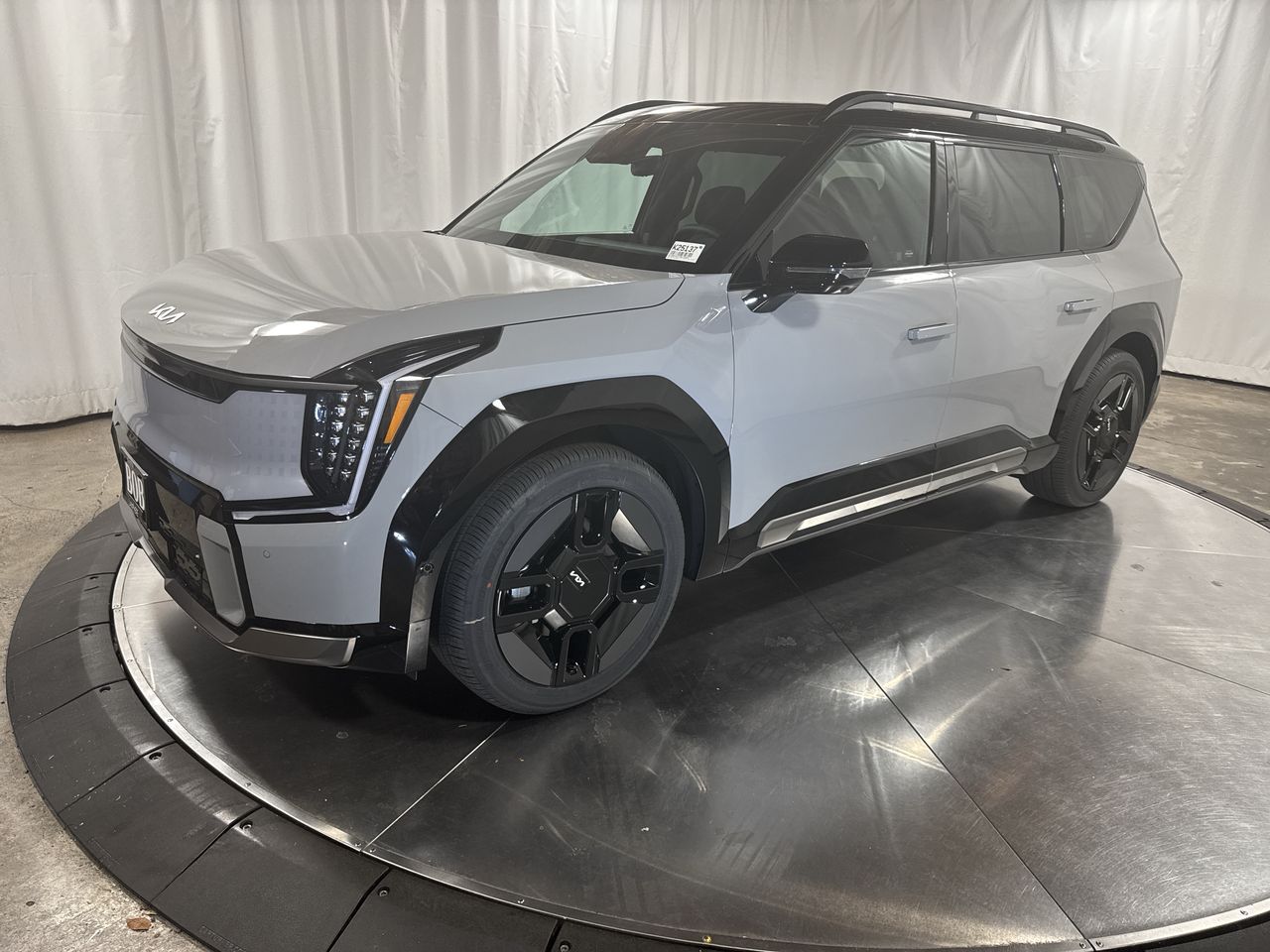 2026 Kia EV9 GT-Line's photo