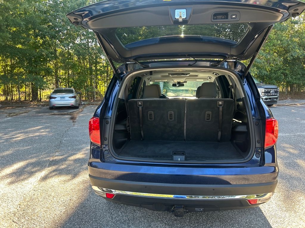 2017 Honda Pilot Touring photo 23