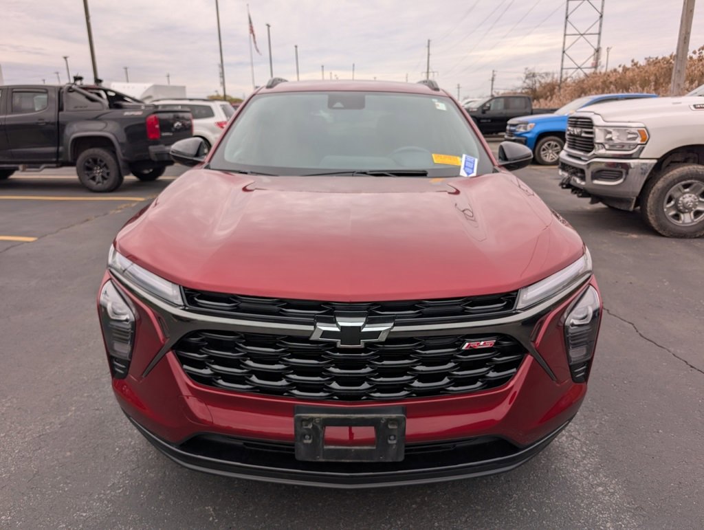 2024 Chevrolet Trax photo 2