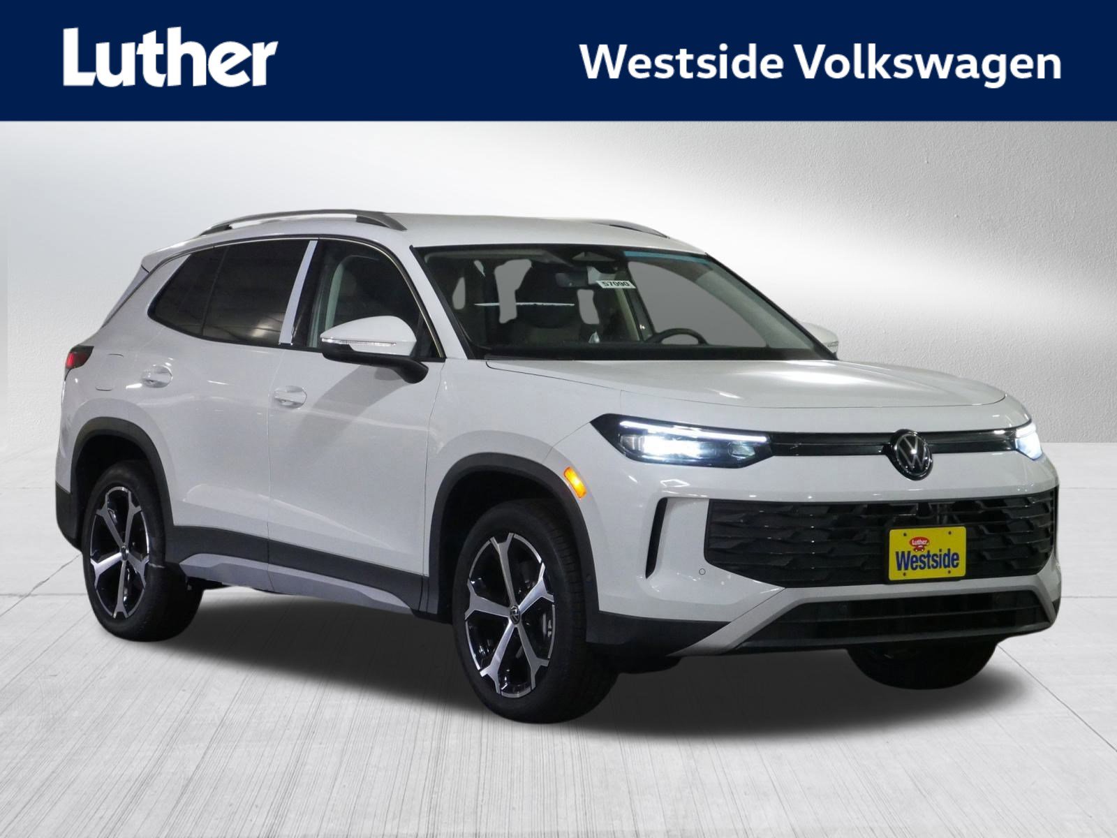 2025 Volkswagen Tiguan SE's photo