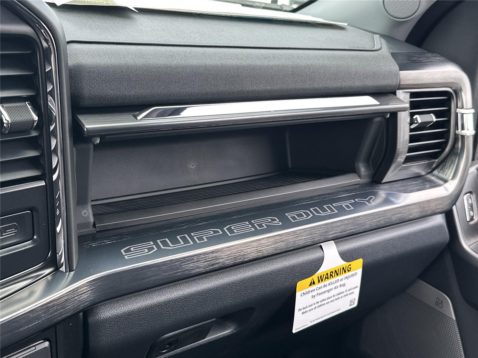 2025 Ford F-250 Lariat photo 12