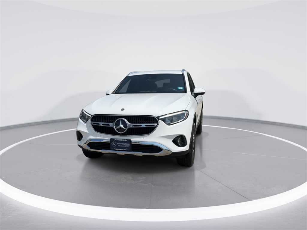 2025 Mercedes Benz GLC 300 4MATIC photo 3