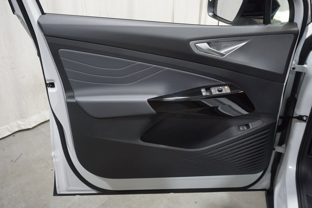 2025 Volkswagen ID.4 Pro S photo 24