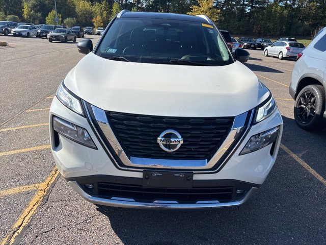 2021 Nissan Rogue Platinum photo 2