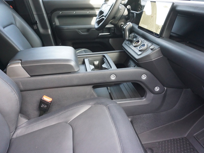 New 2024 Land Rover Defender 130 Outbound SUV in Metairie L268641