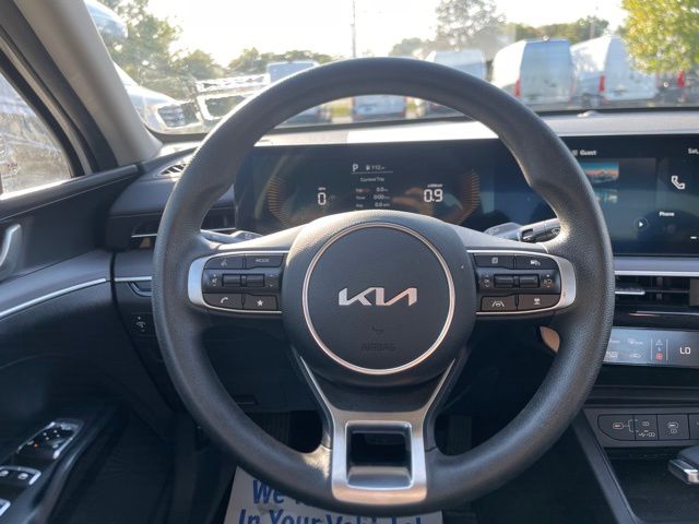2025 Kia K5 LXS photo 10