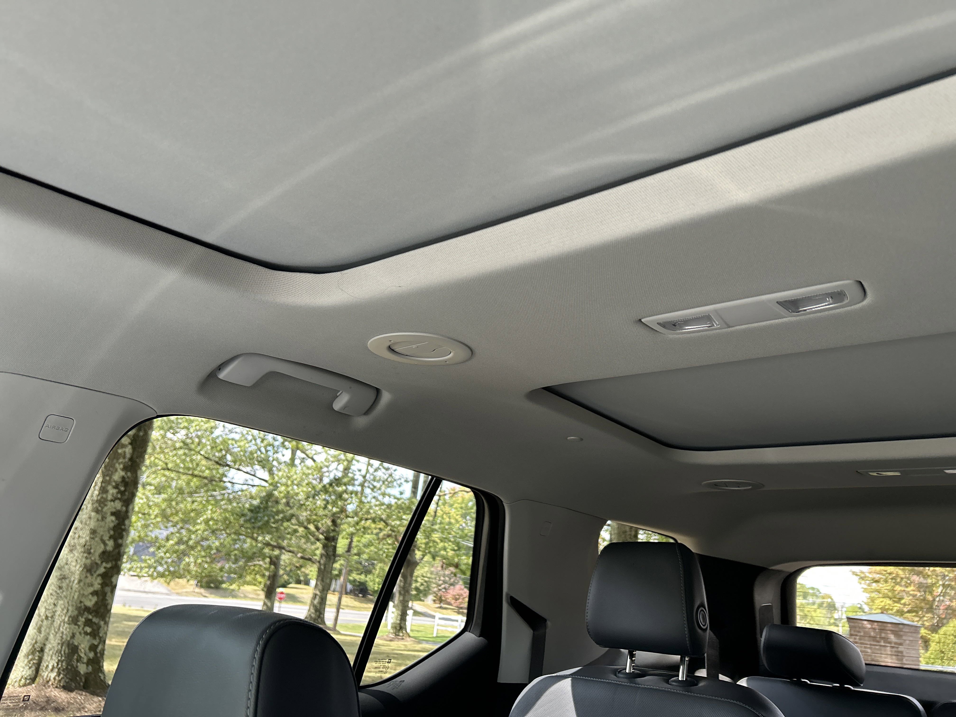 2018 Chevrolet Traverse Premier photo 2