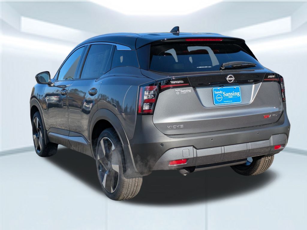 2025 Nissan Kicks SR photo 3