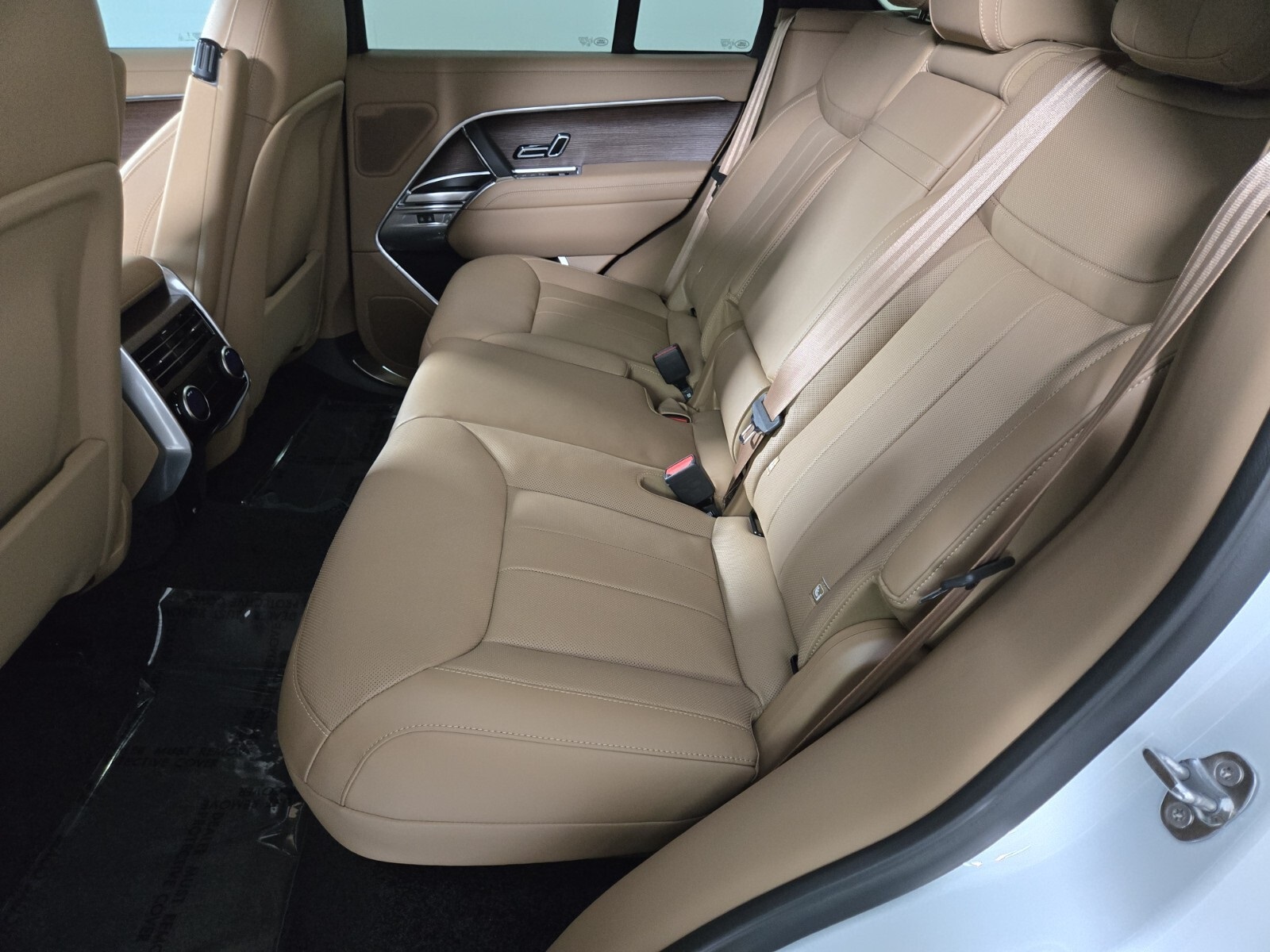2025 Land Rover Range Rover SE photo 5