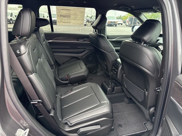 2025 Jeep Grand Cherokee Limited photo 22