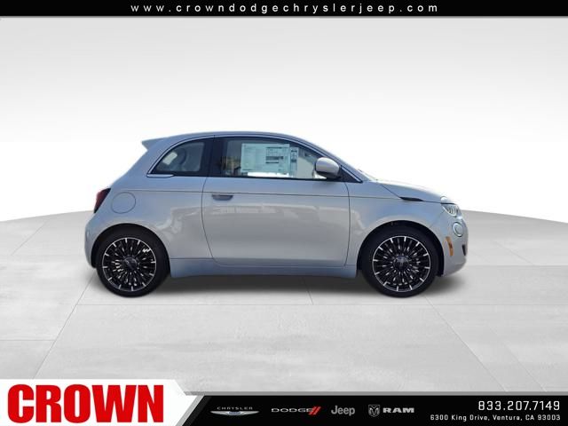 2025 Fiat 500e La Prima photo 5