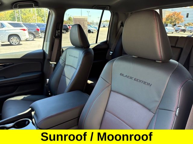 2025 Honda Ridgeline Black Edition photo 2