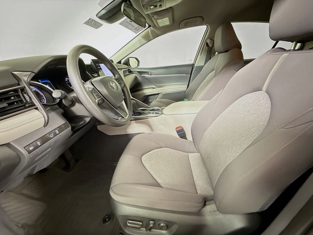 2023 Toyota Camry Hybrid LE photo 18