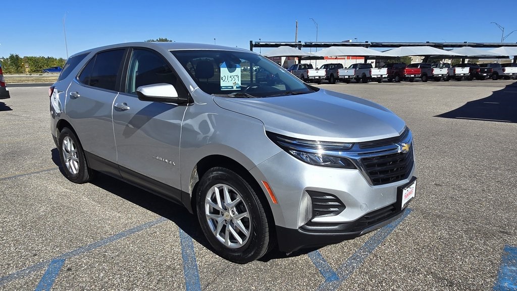 2022 Chevrolet Equinox LT photo 3