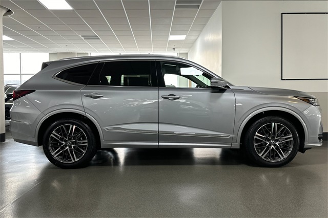 2026 Acura MDX SH-AWD Advance photo 4