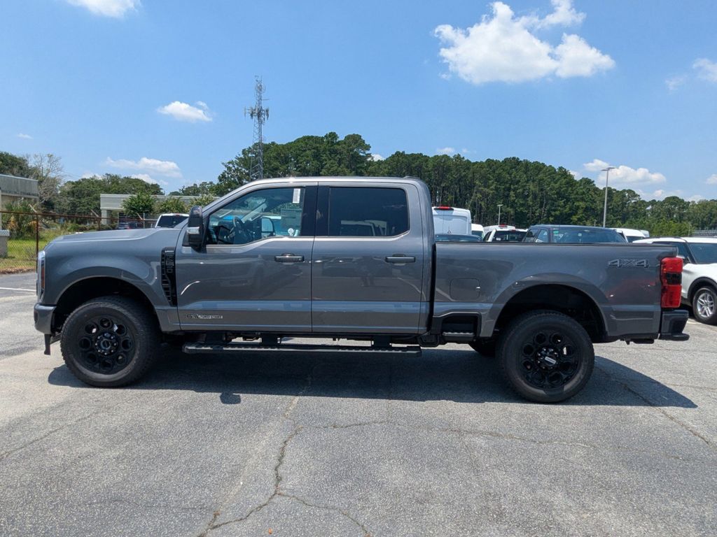 2025 Ford F-250 Lariat photo 7