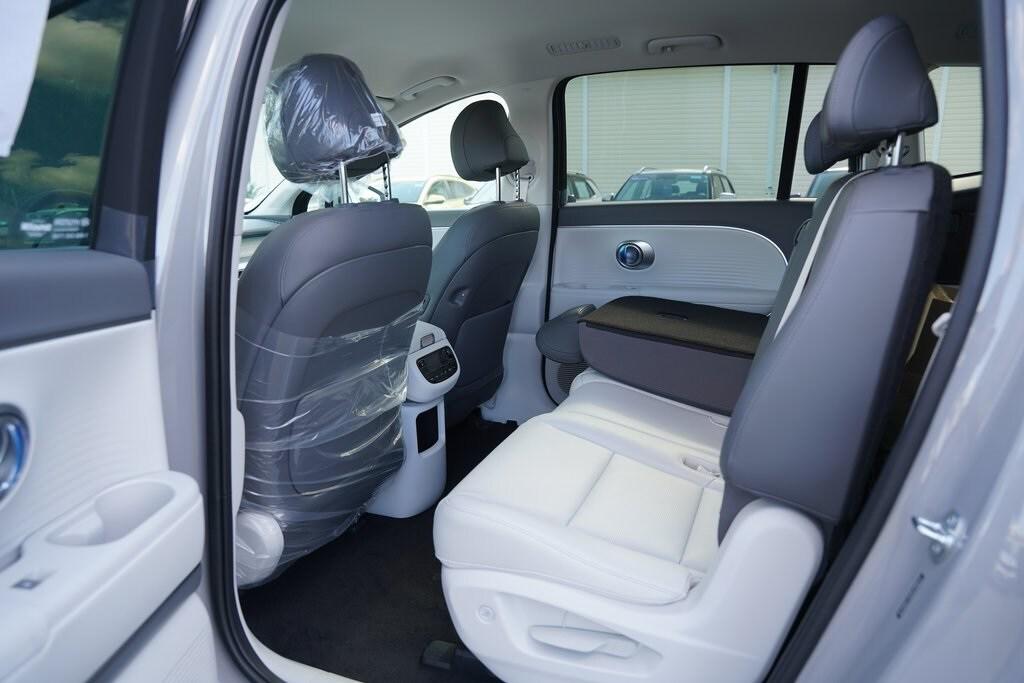 2026 Hyundai Ioniq SEL photo 16