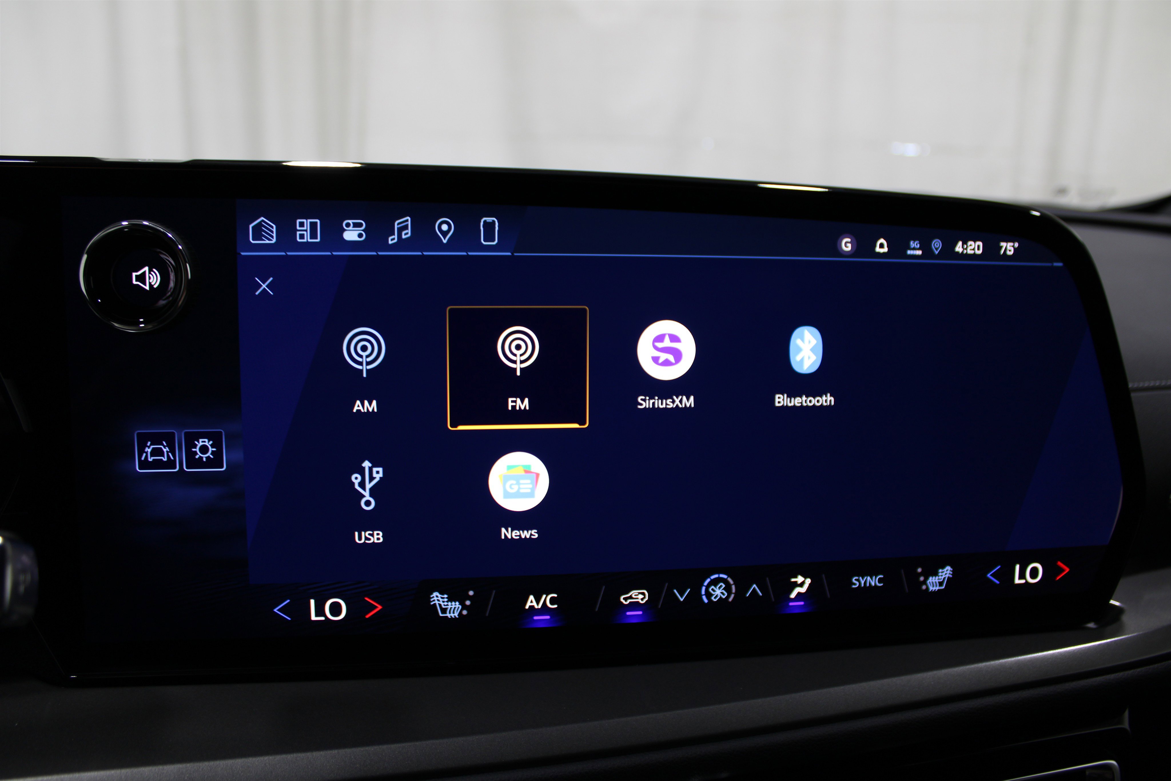 2026 Chevrolet Traverse photo 4