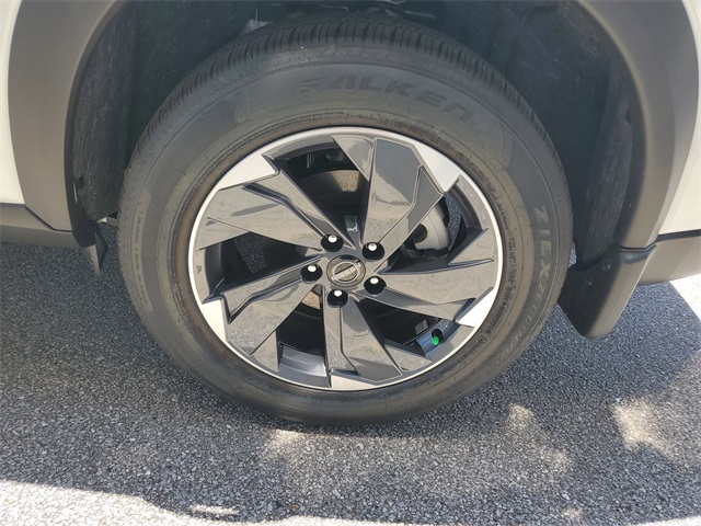 2025 Nissan Rogue SV photo 21
