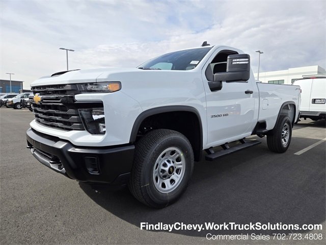 2025 Chevrolet Silverado 3500HD photo 2