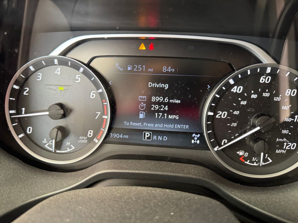 2024 Nissan Titan SV photo 8