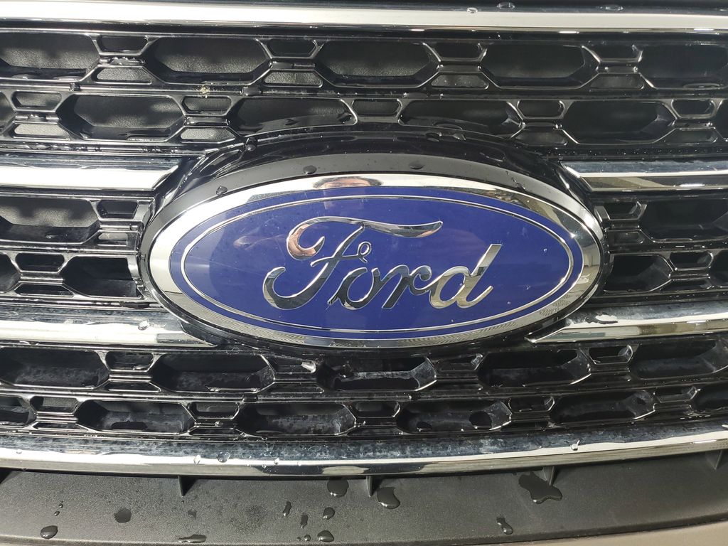 2021 Ford Explorer XLT photo 10