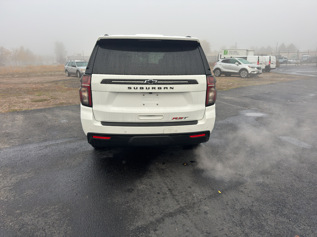 2023 Chevrolet Suburban RST photo 3