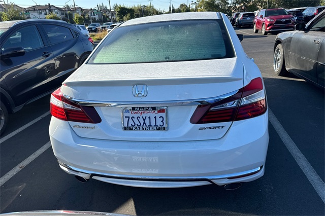 2016 Honda Accord Sport photo 3