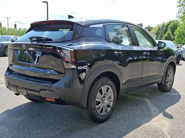 2025 Nissan Kicks S photo 3