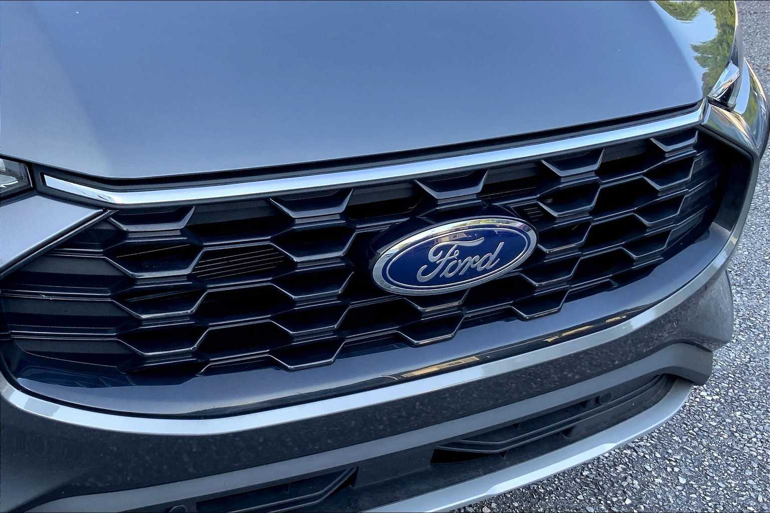 2025 Ford Escape ST-Line photo 27
