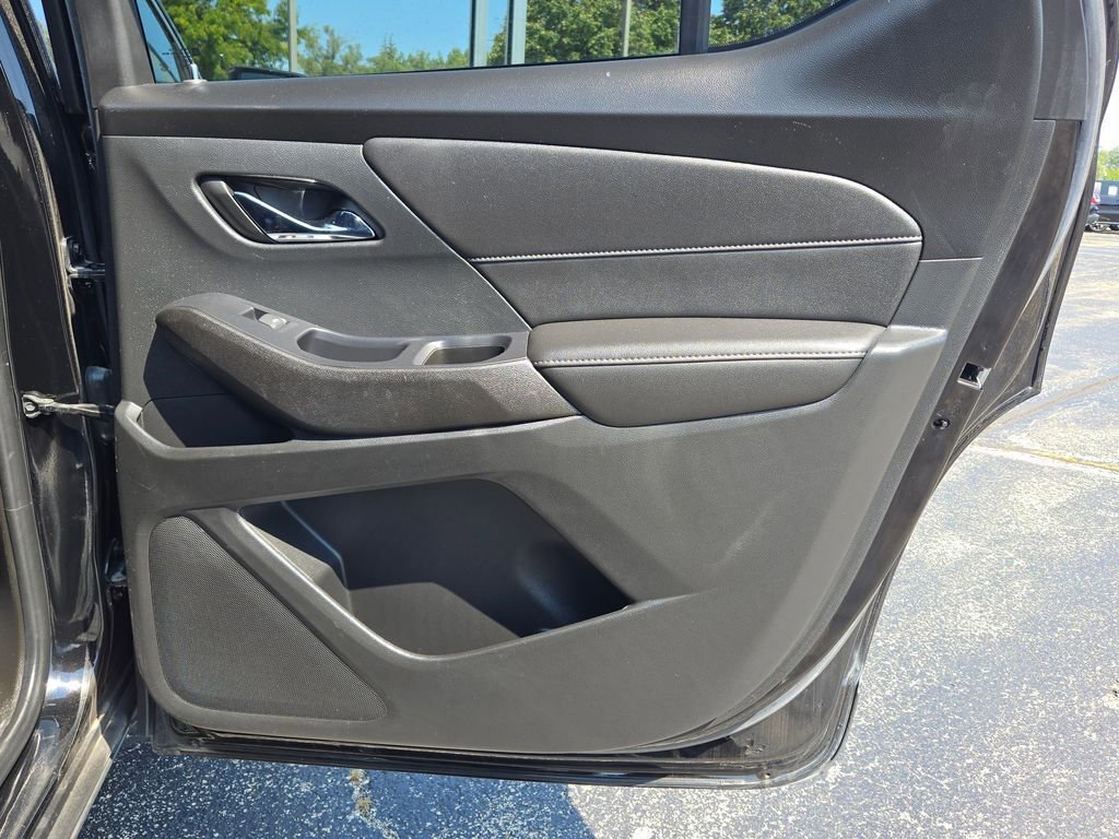 2022 Chevrolet Traverse Cloth photo 9