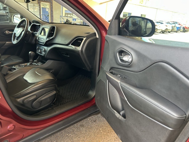 2019 Jeep Cherokee Latitude photo 20