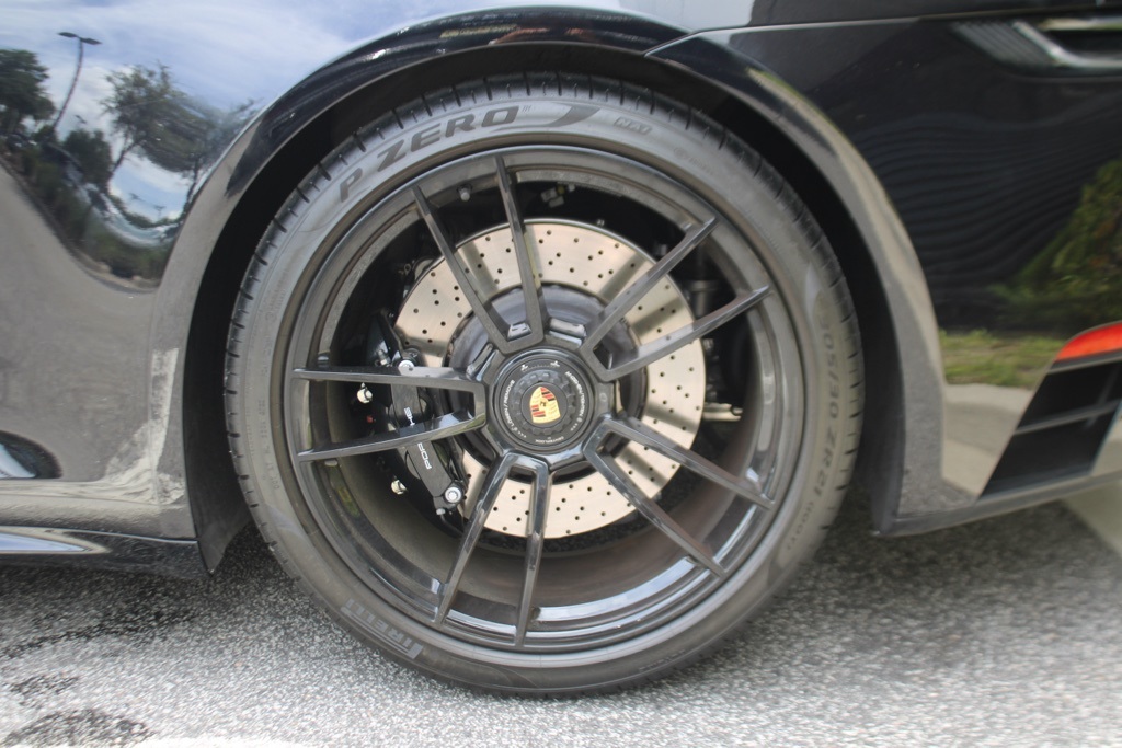 2023 Porsche 911 Targa 4 GTS photo 17