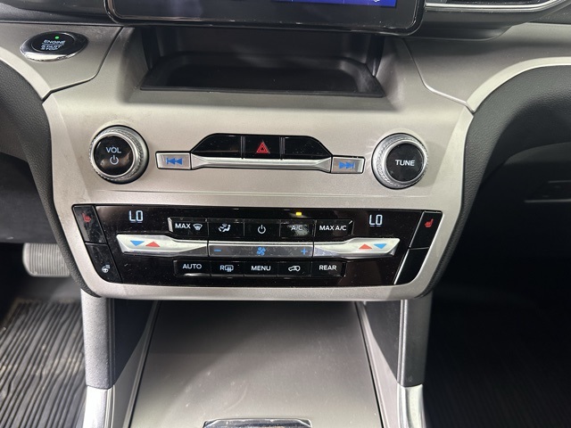 2021 Ford Explorer XLT photo 21
