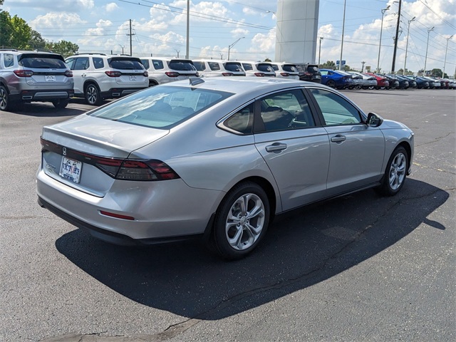 2025 Honda Accord LX photo 6
