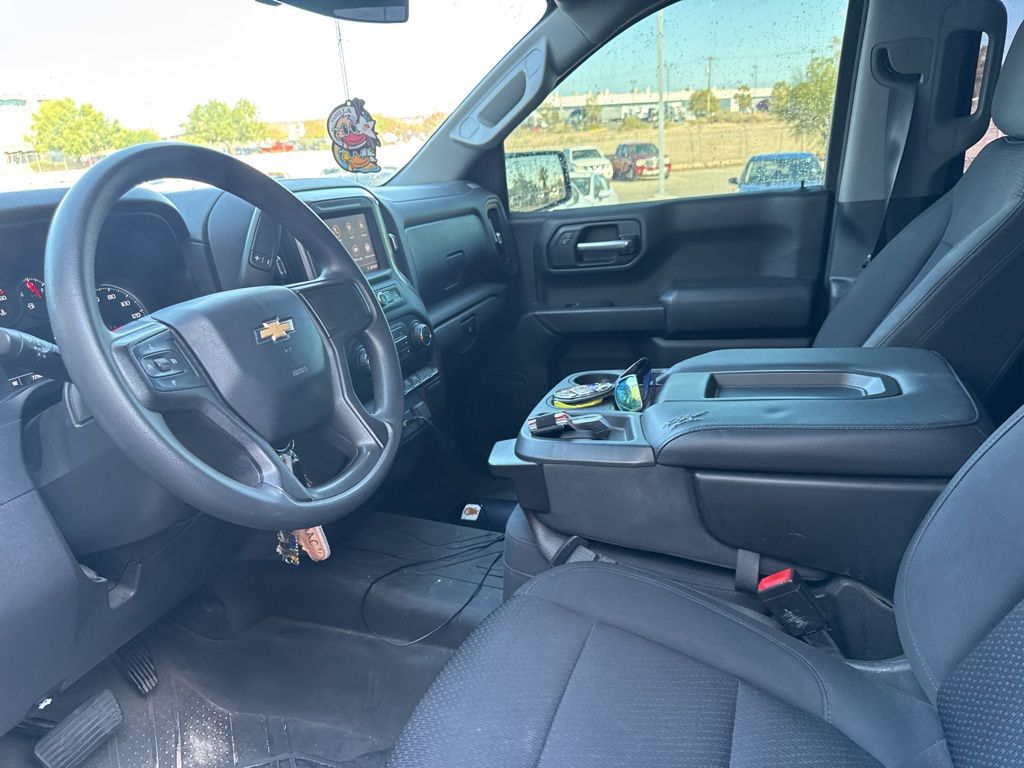 2020 Chevrolet Silverado 1500 Custom photo 12