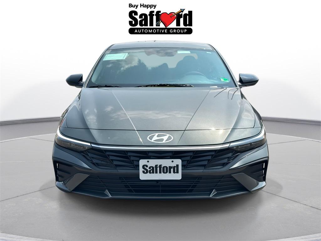 2025 Hyundai Elantra SEL Sport photo 10
