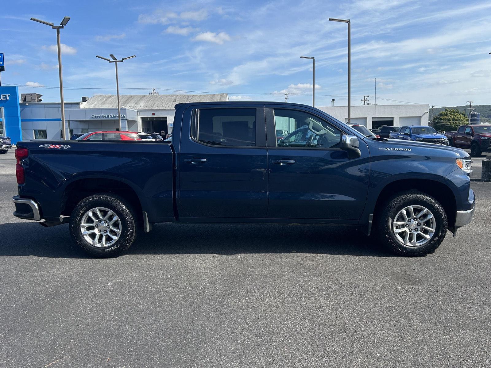 2023 Chevrolet Silverado 1500 LT photo 8