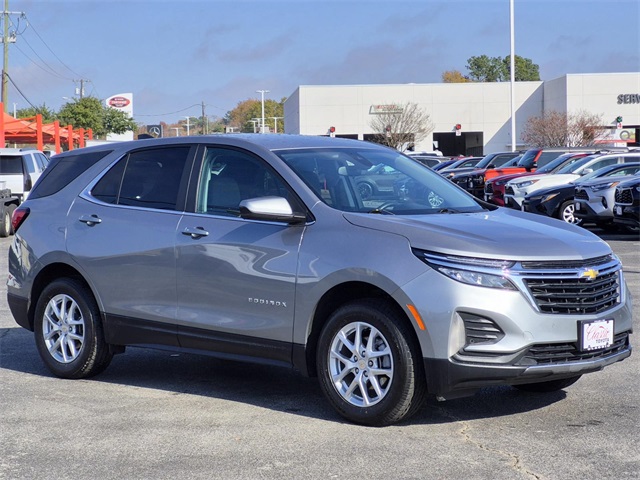 2024 Chevrolet Equinox LT's photo