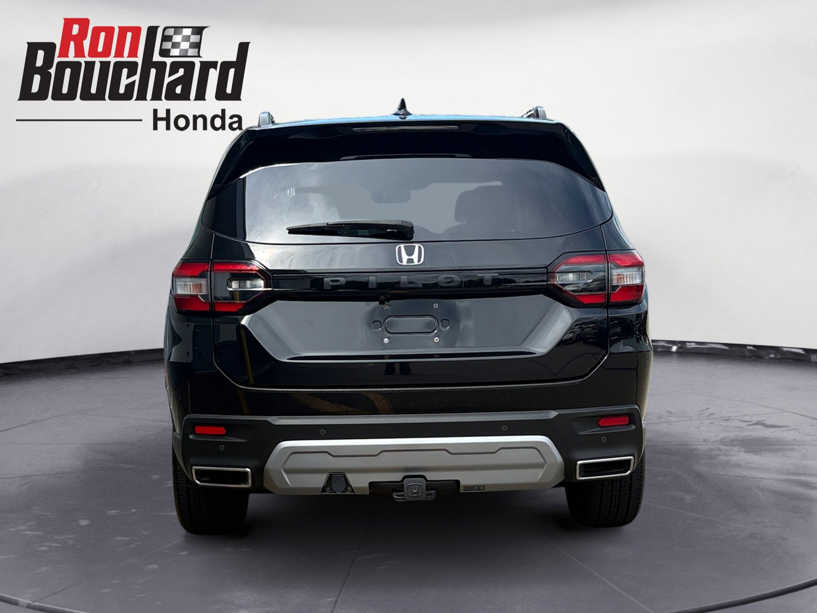 2023 Honda Pilot Touring photo 2