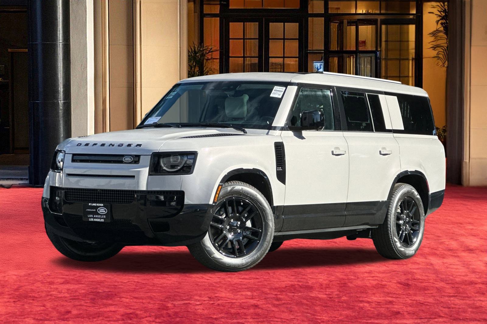 2026 Land Rover Defender X-Dynamic SE's photo
