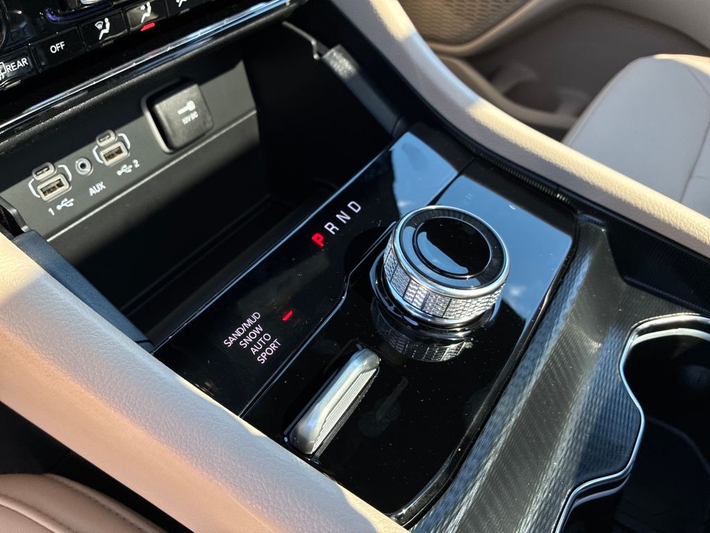 2025 Jeep Grand Cherokee Limited photo 24