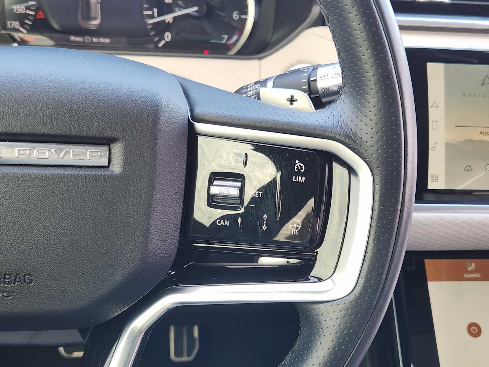2022 Land Rover Range Rover Velar R-Dynamic S photo 25