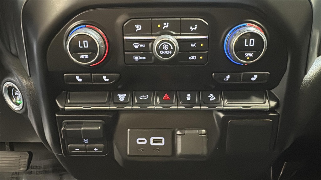 2023 Chevrolet Silverado LT photo 19