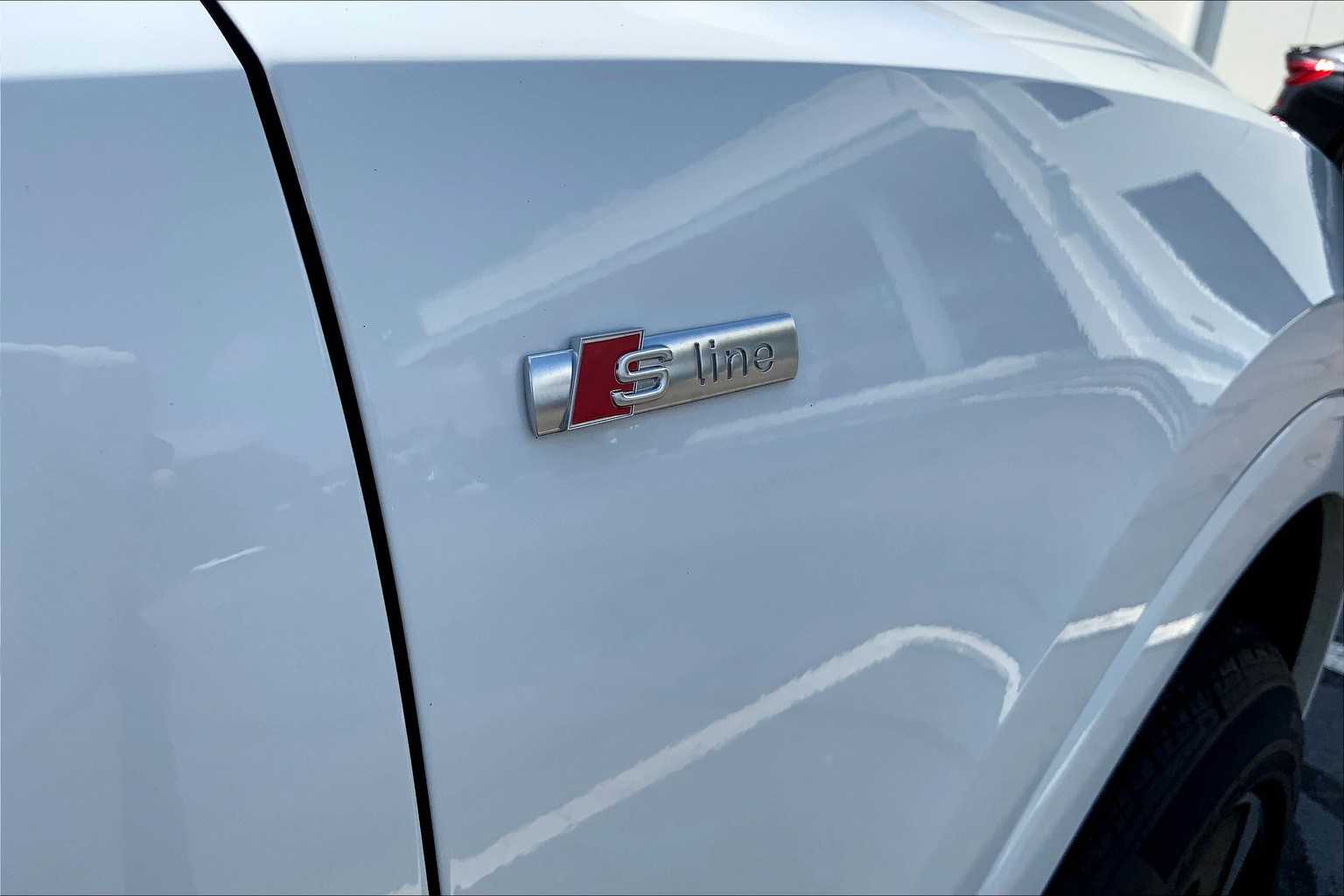 2022 Audi Q3 S line Premium Plus photo 31